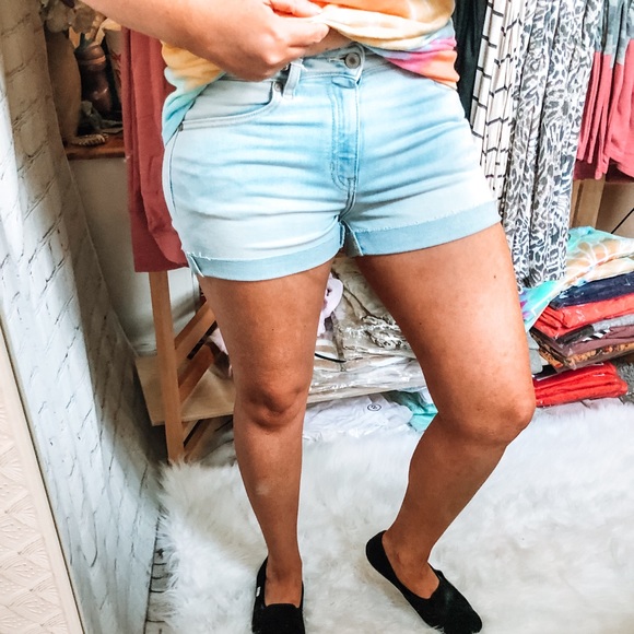 KanCan Pants - Lightwash Cuffed KanCan Shorts